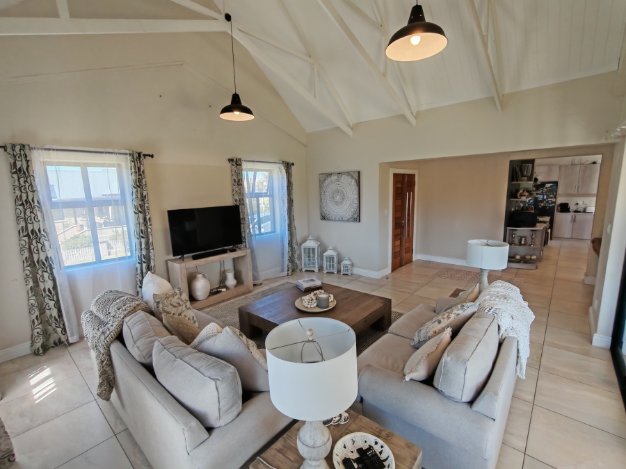 3 Bedroom Property for Sale in Kraaibosch Western Cape